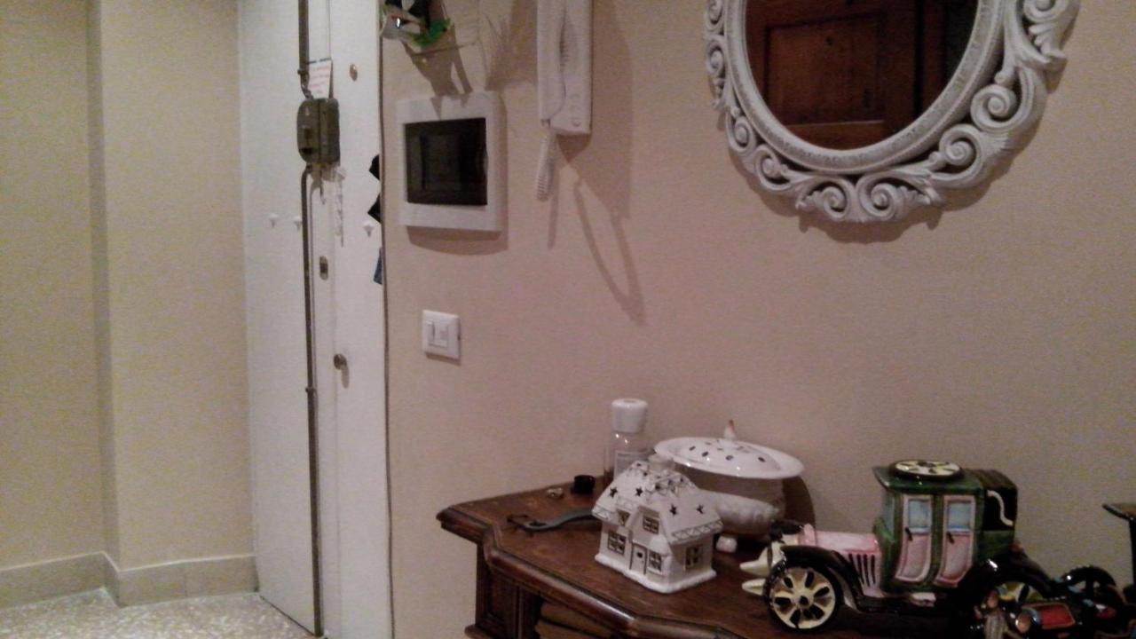 Affittacamere , Rooms Near Trastevere Station Рим Екстер'єр фото
