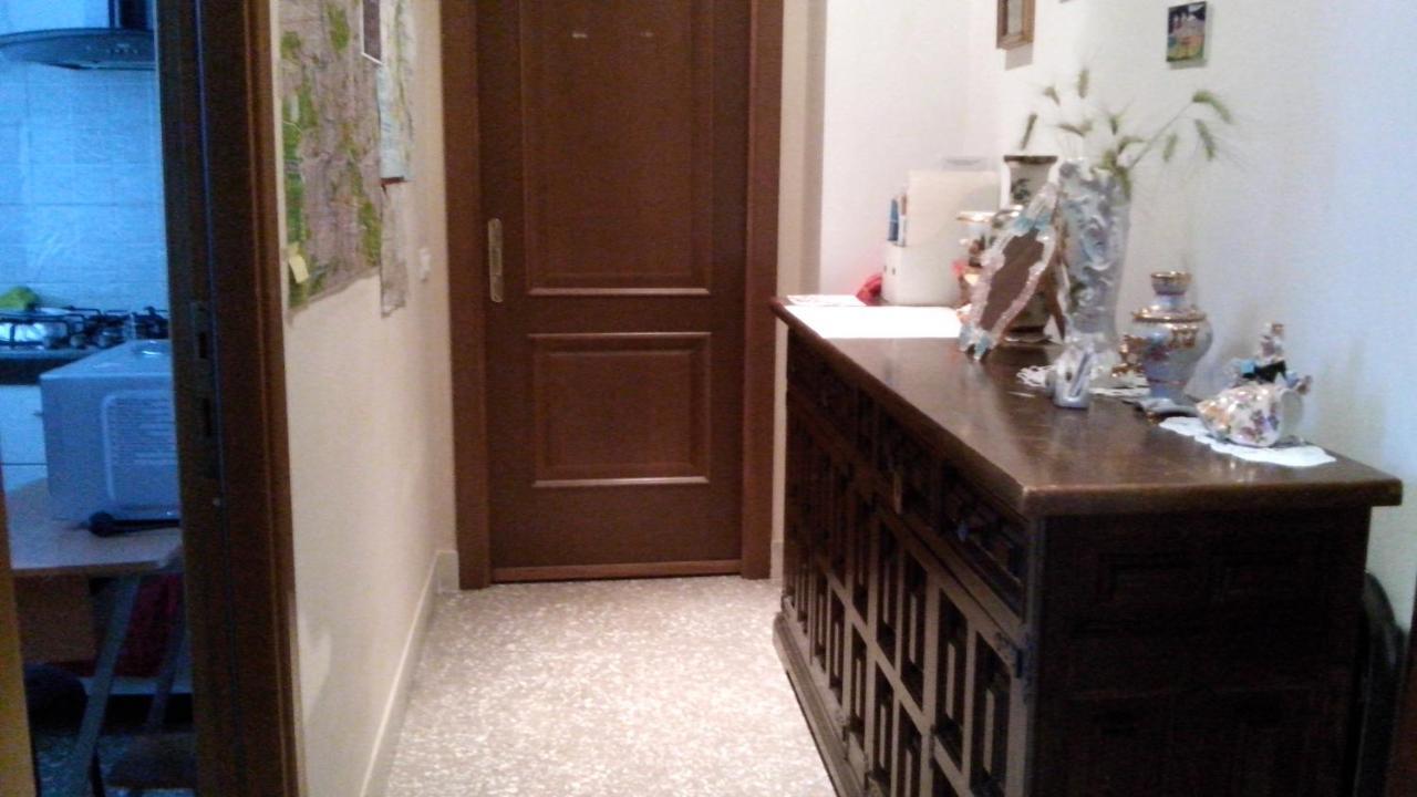 Affittacamere , Rooms Near Trastevere Station Рим Екстер'єр фото