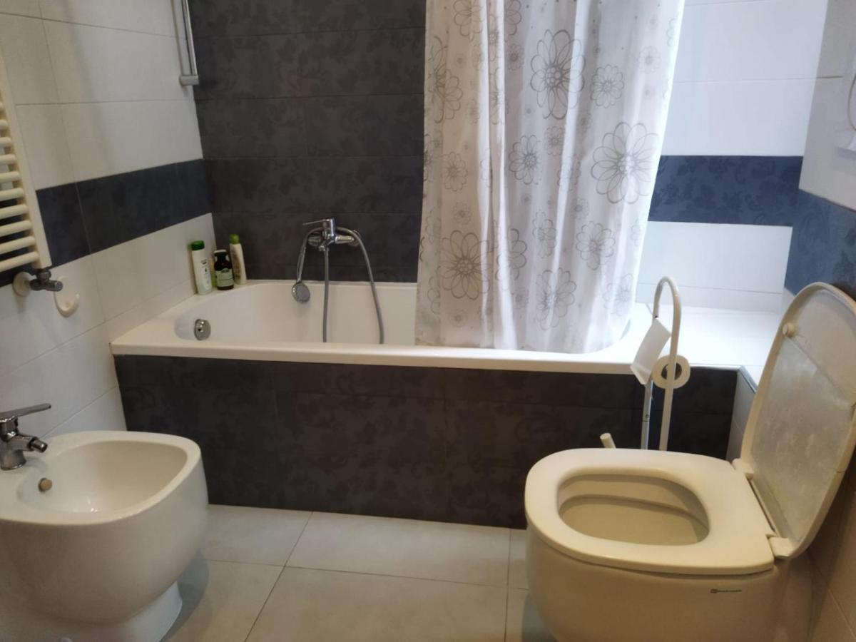 Affittacamere , Rooms Near Trastevere Station Рим Екстер'єр фото